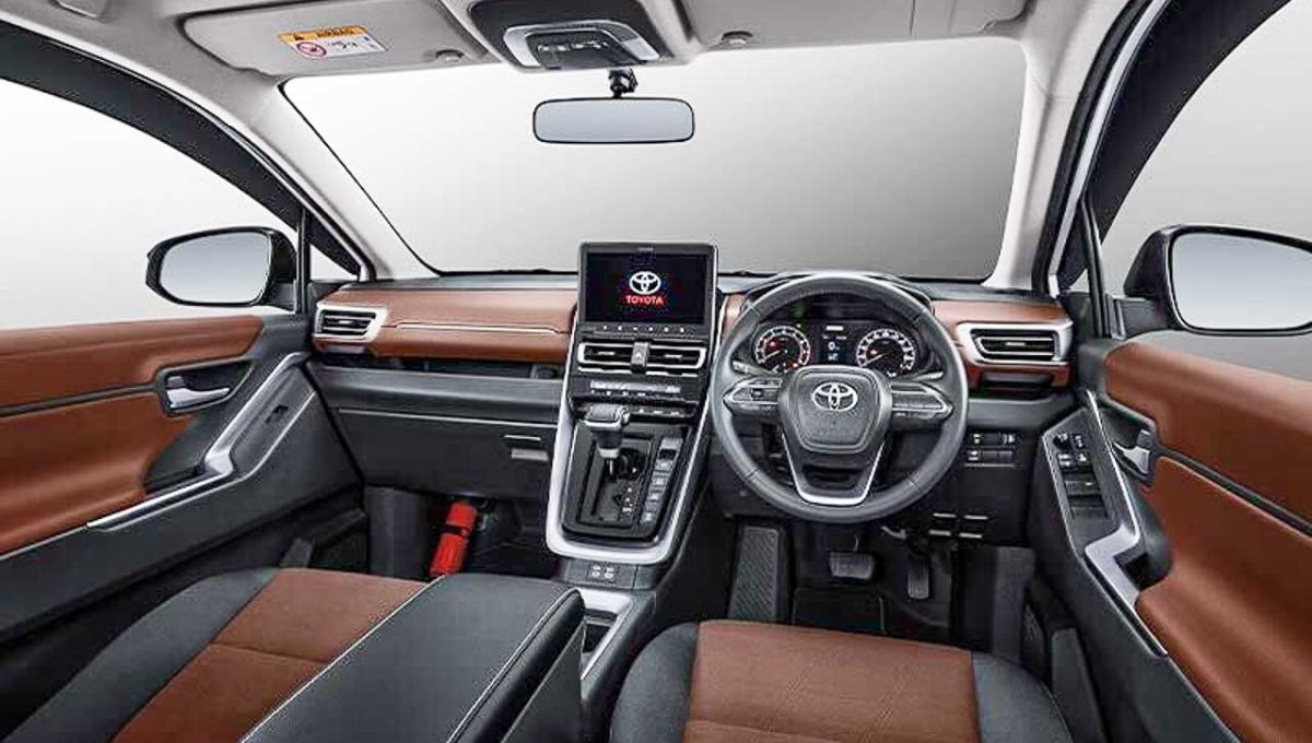 Toyota Innova Hycross