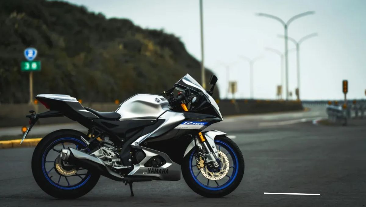 Yamaha R15 V4