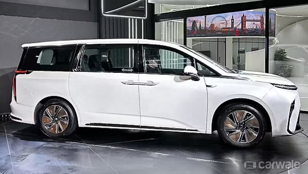 MG M9 Electric MPV