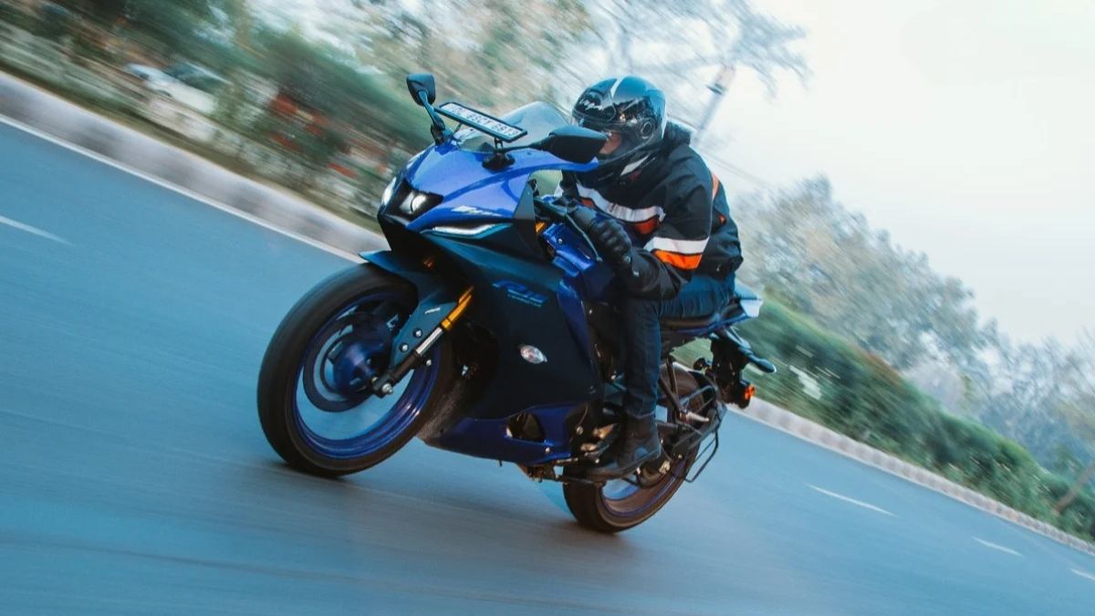 Yamaha R15 V4